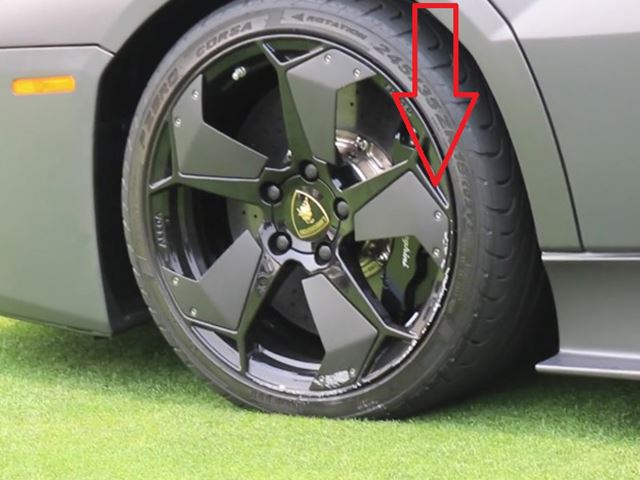 Карбоновый диск Lamborghini Reventon был поврежден в Пеббл-Бич